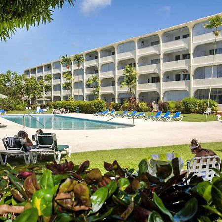 Ground Floor Apartment Located In Hometown, 5 Min Walk To The Beach Saint James Luaran gambar